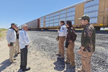 Francisco Garduño supervisando detención de migrantes